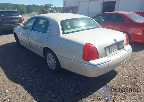 2004 Lincoln Town Car Ultimate from USA, damaged, VIN 1LNHM83W64Y687669